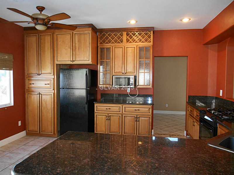 260 Camelback Ridge Avenue Henderson, NV 89012 - Photo 4 of 28 Kitchen. Custom cabinets