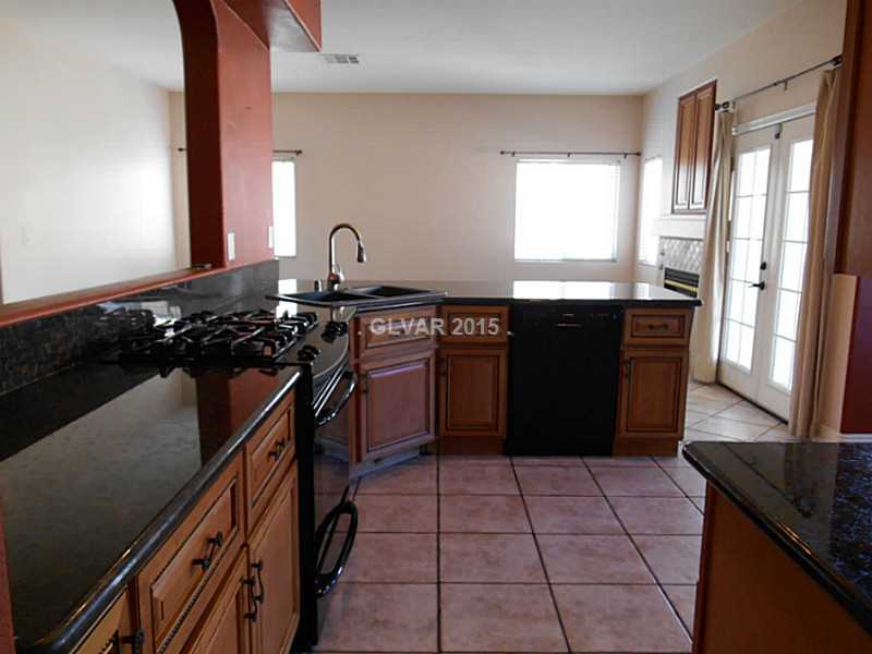 260 Camelback Ridge Avenue Henderson, NV 89012 - Photo 5 of 28 Kitchen.