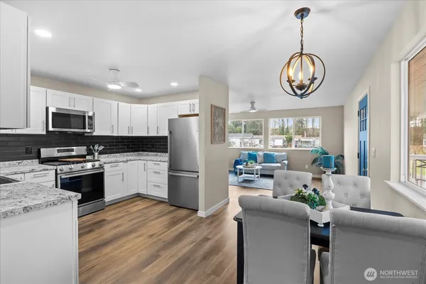 $129,900 | 14322 Admiralty Way, Unit 31, Lynnwood, WA 98087