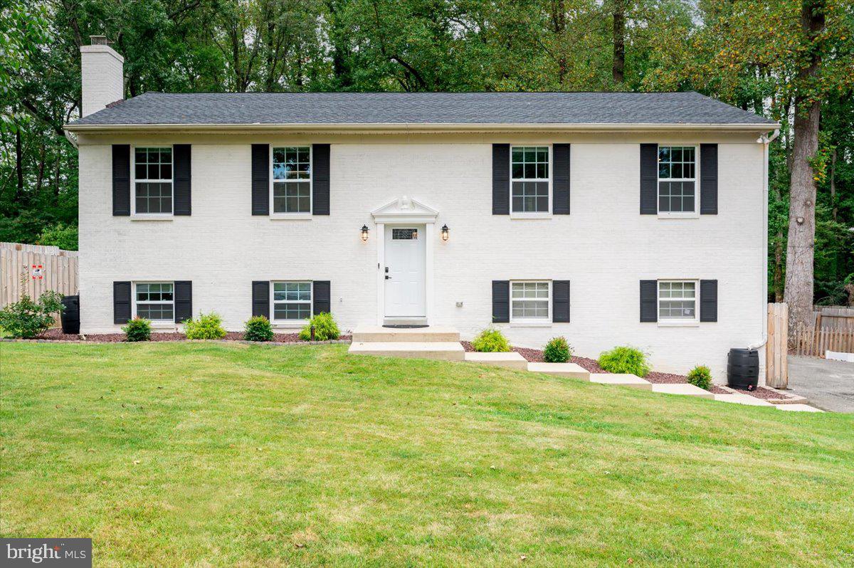 7906 Colonial Lane Clinton, MD 20735 - Photo 3 of 36 Gallery Image 3