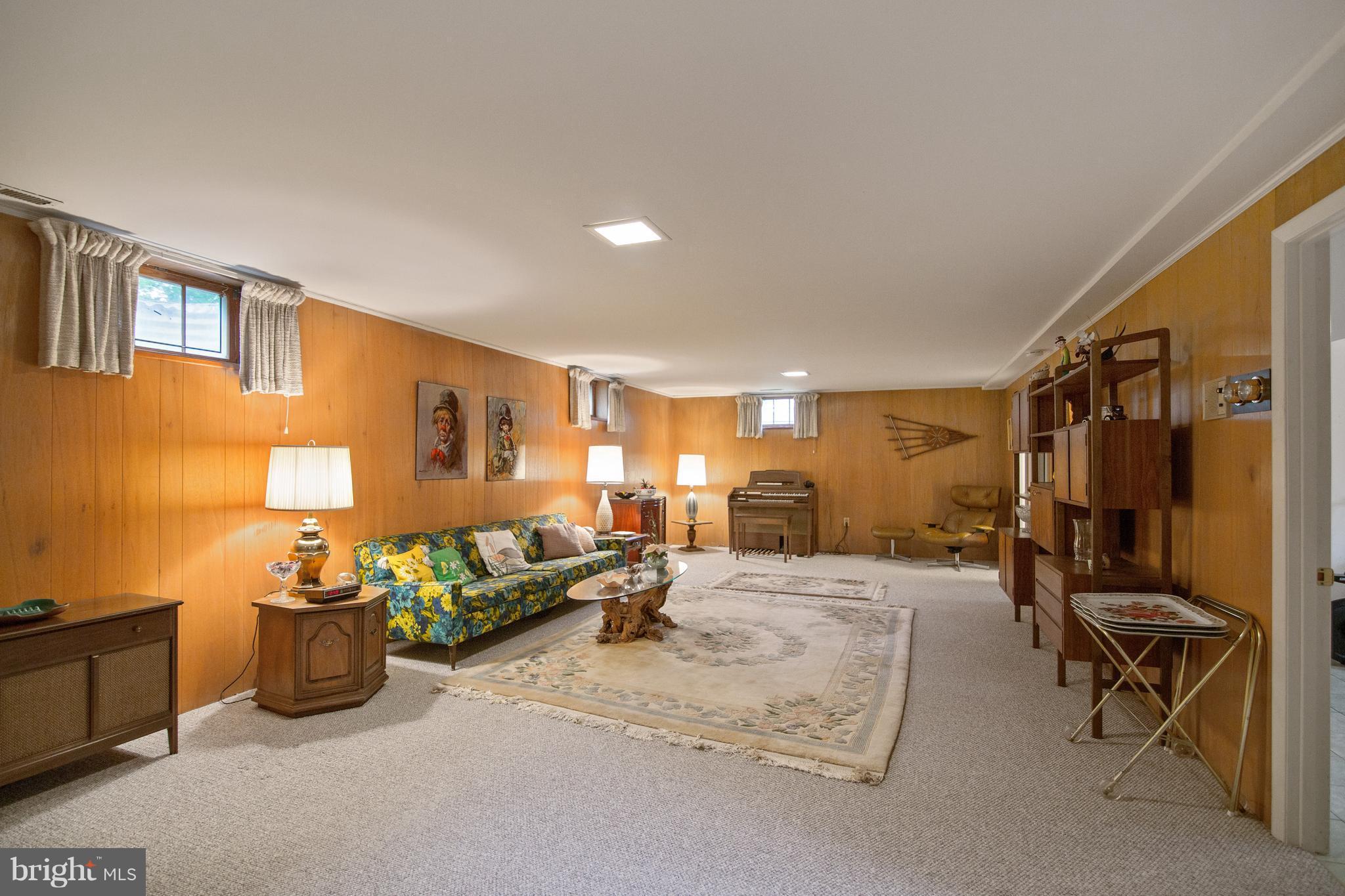 7504 Shelowood Road Baltimore, MD 21208 - Photo 21 of 29 a living room with furniture