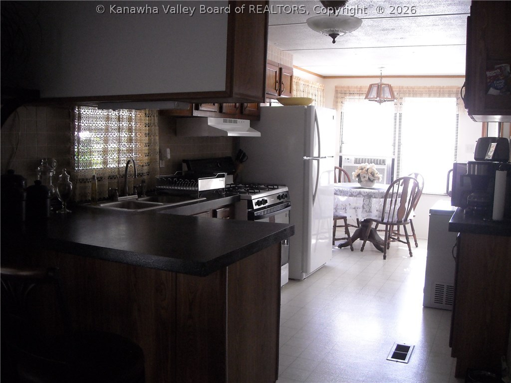 190 Middle Branch Road Elkview, WV 25071 - Photo 5 of 19 Gallery Image 5