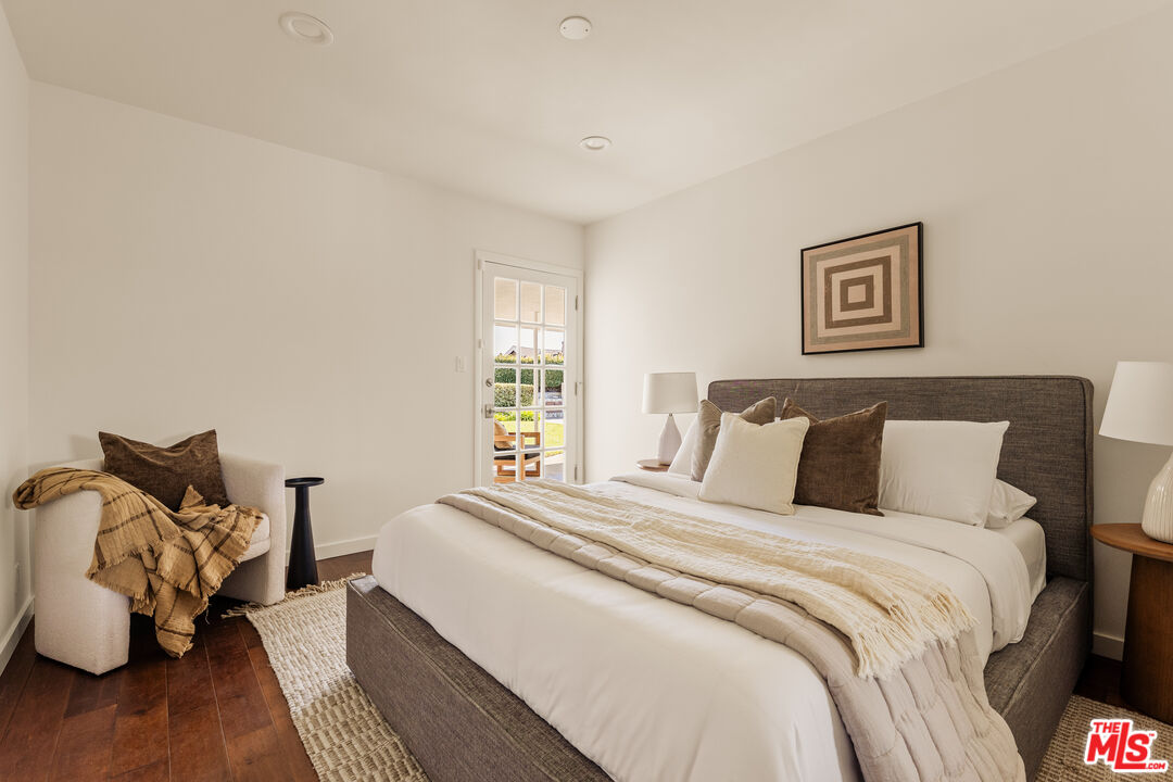 5124 South Corning Avenue Los Angeles, CA 90056 - Photo 24 of 30 a bedroom with bed and window