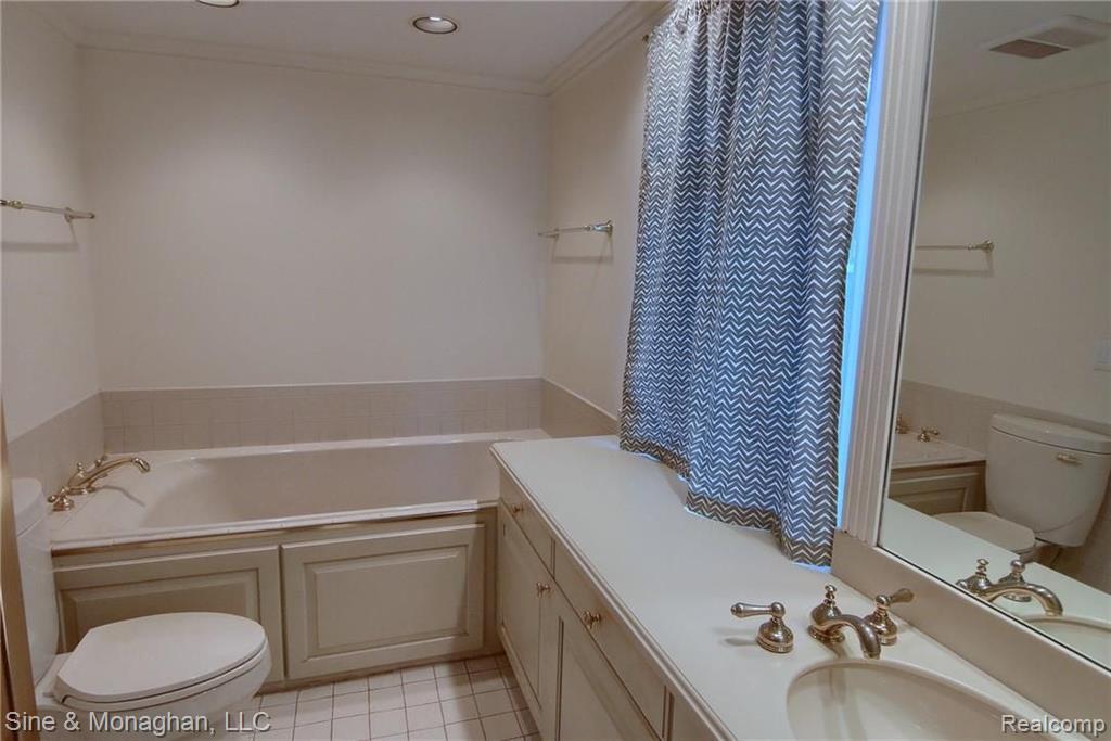 336 Merriweather Road Grosse Pointe Farms, MI 48236 - Photo 16 of 28