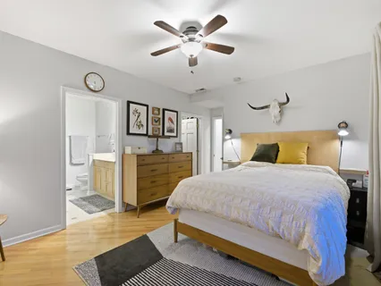 $449,900 | 4250 North Mozart Street, Unit 2N, Chicago, IL 60618