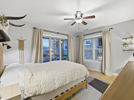 $449,900 | 4250 North Mozart Street, Unit 2N, Chicago, IL 60618