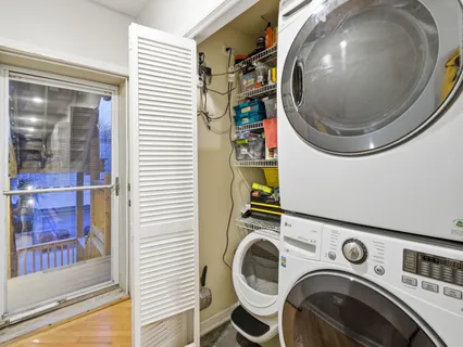 $449,900 | 4250 North Mozart Street, Unit 2N, Chicago, IL 60618