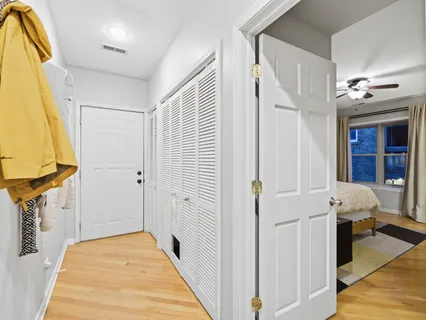 $449,900 | 4250 North Mozart Street, Unit 2N, Chicago, IL 60618