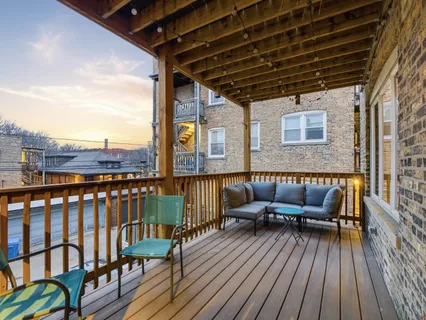 $449,900 | 4250 North Mozart Street, Unit 2N, Chicago, IL 60618