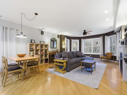 $449,900 | 4250 North Mozart Street, Unit 2N, Chicago, IL 60618