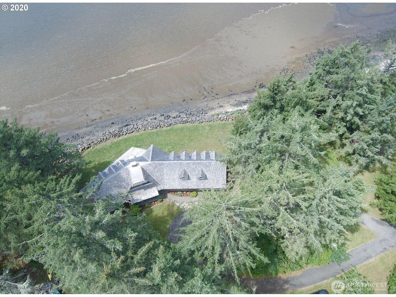 633 Highway 101 Chinook, WA 98614 - Photo 2 of 39 a picture of a field