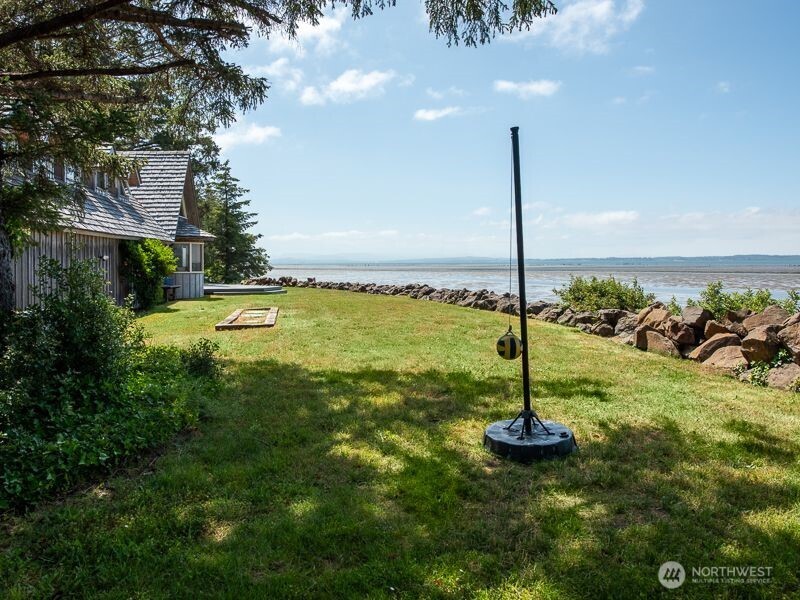 633 Highway 101 Chinook, WA 98614 - Photo 7 of 39 a view of a with a big yard