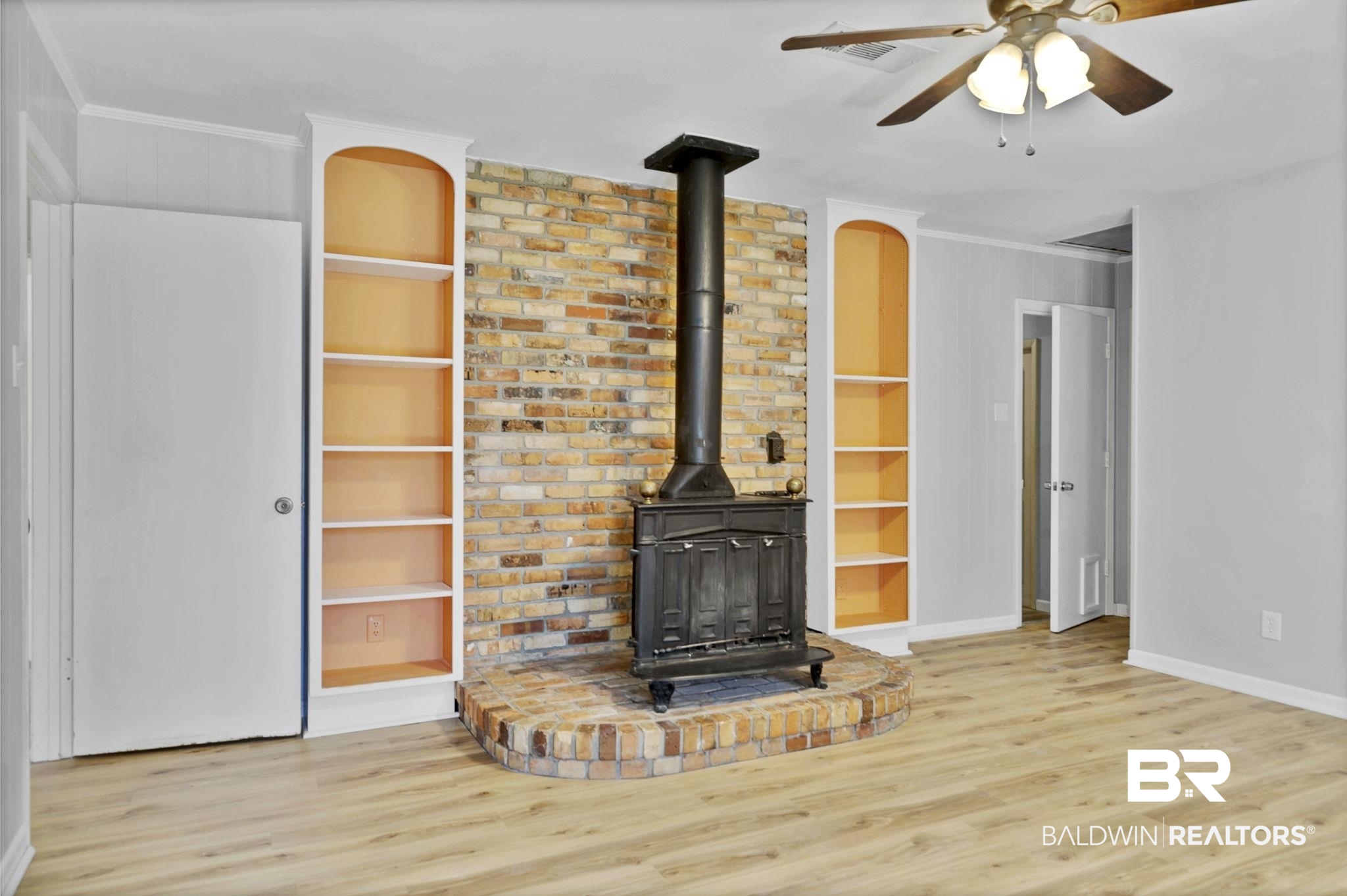 5817 Woodgate Road Mobile, AL 36609 - Photo 33 of 85 Built in bookcases