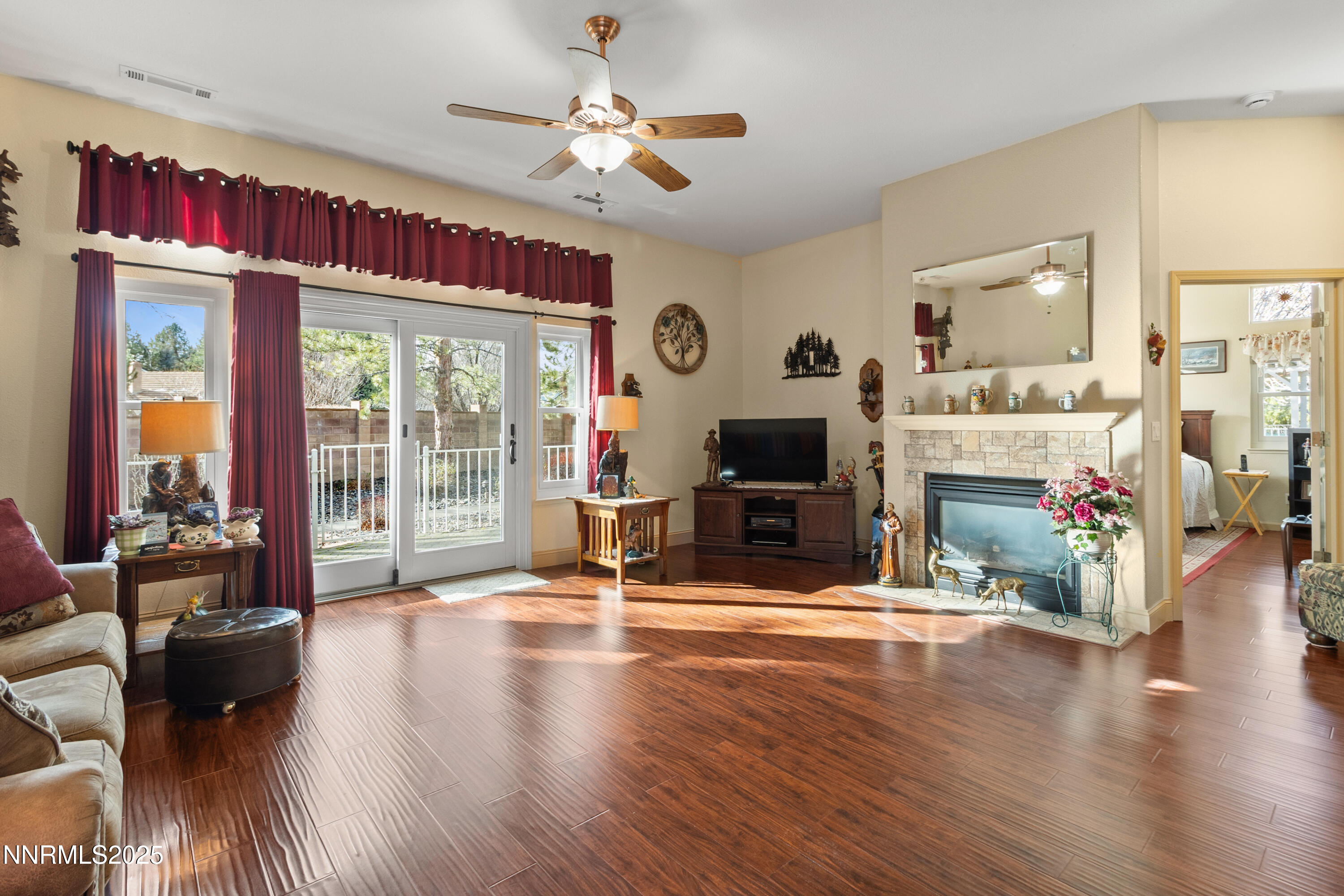 464 Sierra Leaf Circle Reno, NV 89511 - Photo 15 of 34 8L6A3000