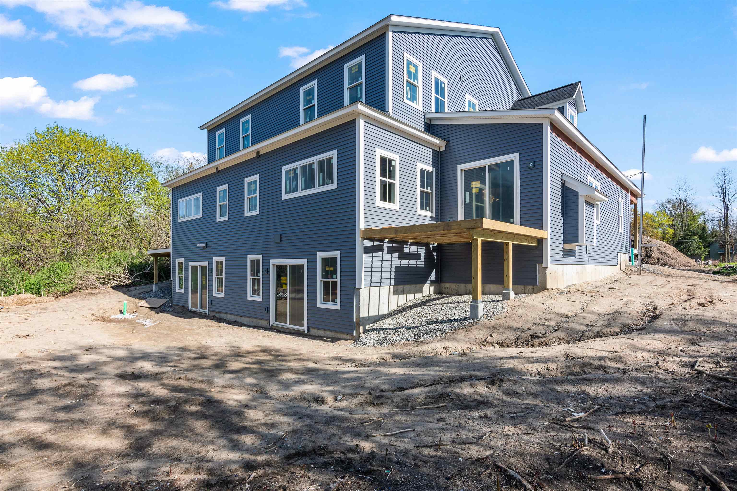 905 Falls Road Shelburne, VT 05482 - Photo 4 of 8 Gallery Image 4