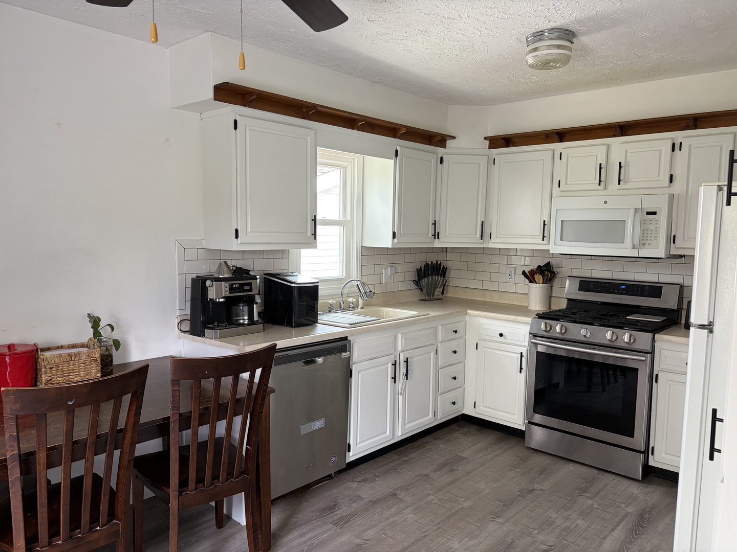 1408 Ridgeport Avenue Bloomington, IL 61704 - Photo 8 of 34