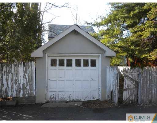 102 Rector Street Perth Amboy, NJ 08861 - Photo 3 of 7
