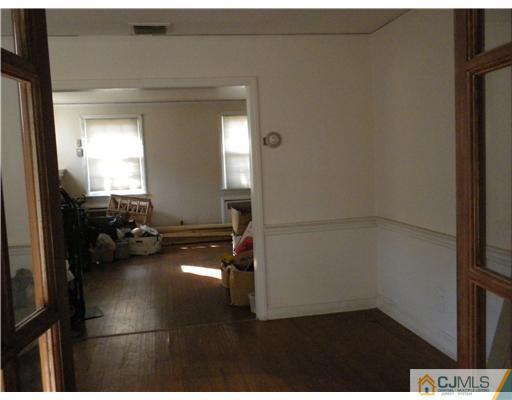 102 Rector Street Perth Amboy, NJ 08861 - Photo 4 of 7