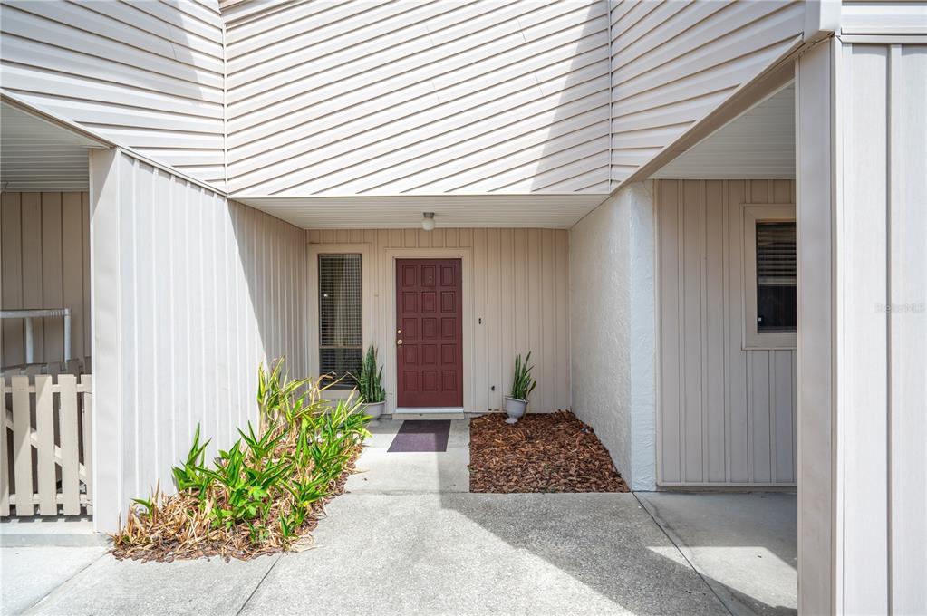 4231 Oak Loop, Unit 51 Mulberry, FL 33860 - Photo 5 of 29 a front view of a house