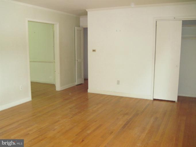 110 East Ridgely Road Lutherville-Timonium, MD 21093 - Photo 7 of 7 Living Room