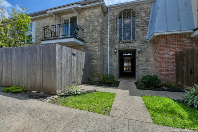 $140,000 | 6718 Callaghan Road, Unit 307, San Antonio, TX 78229