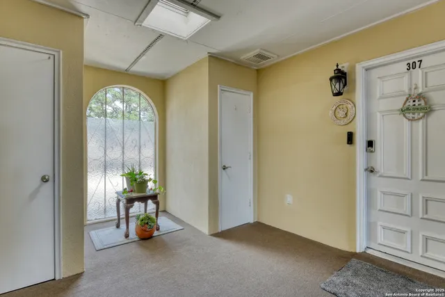 $140,000 | 6718 Callaghan Road, Unit 307, San Antonio, TX 78229