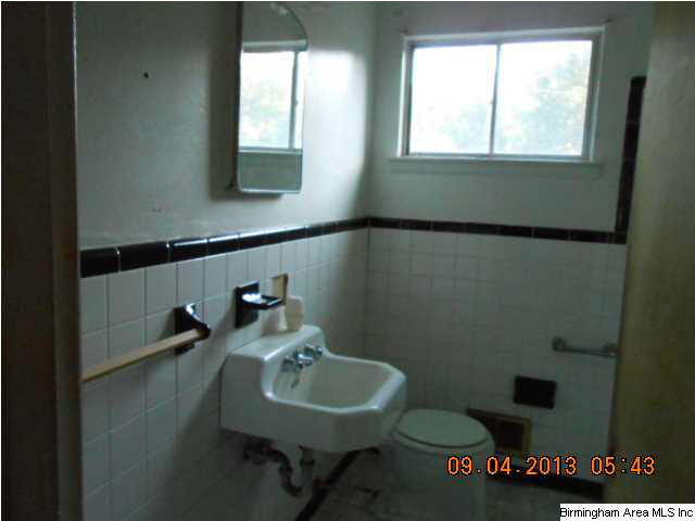 1612 28th Street Southwest Birmingham, AL 35211 - Photo 8 of 10