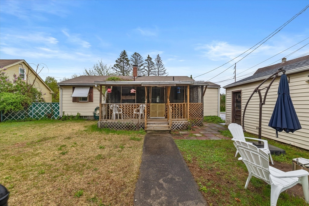 44 Lower Westfield Road Holyoke, MA 01040 - Photo 34 of 37