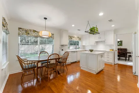 $597,500 | 74 East Greywing Circle, The Woodlands, TX 77382