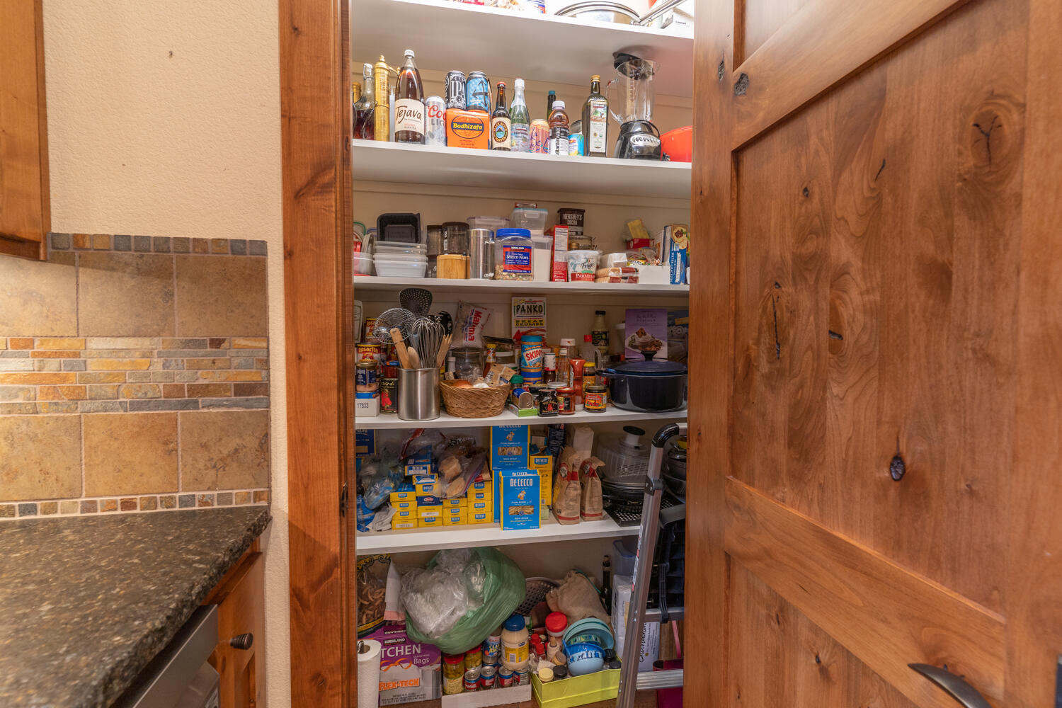 60496 Snap Shot Loop Bend, OR 97702 - Photo 20 of 42 Custom pantry