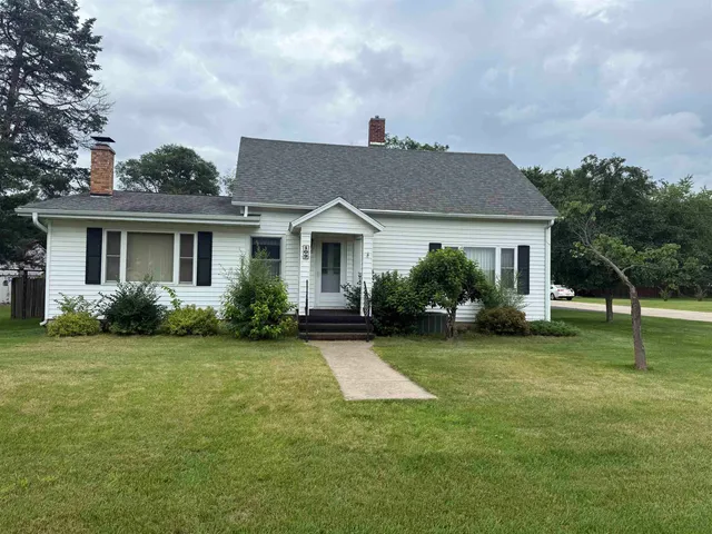 $235,000 | 109 South 1st Street, Avoca, WI 53506