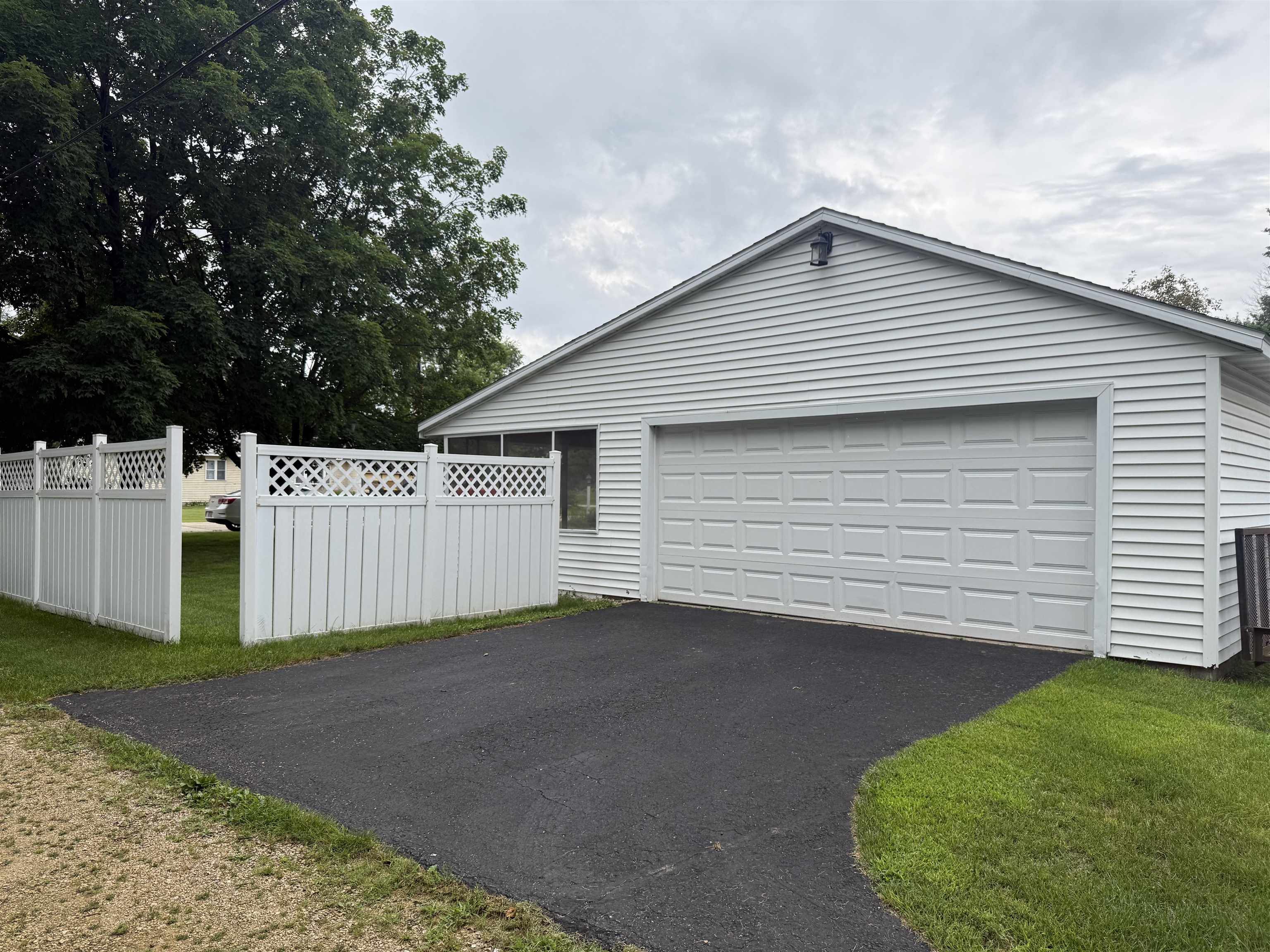 109 South 1st Street Avoca, WI 53506 - Photo 5 of 51