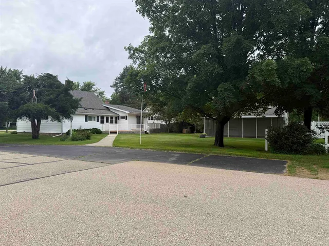 $235,000 | 109 South 1st Street, Avoca, WI 53506