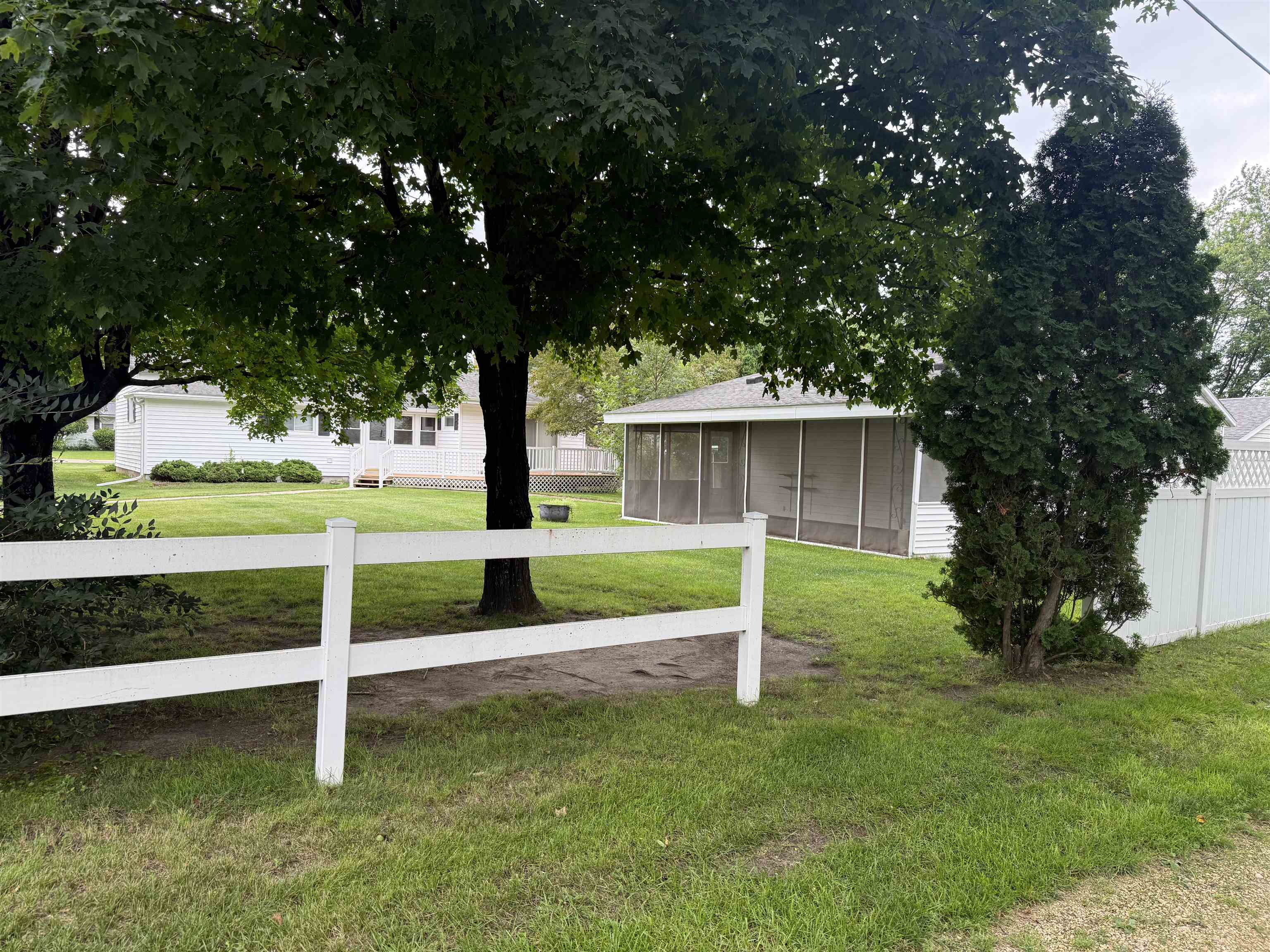 109 South 1st Street Avoca, WI 53506 - Photo 8 of 51