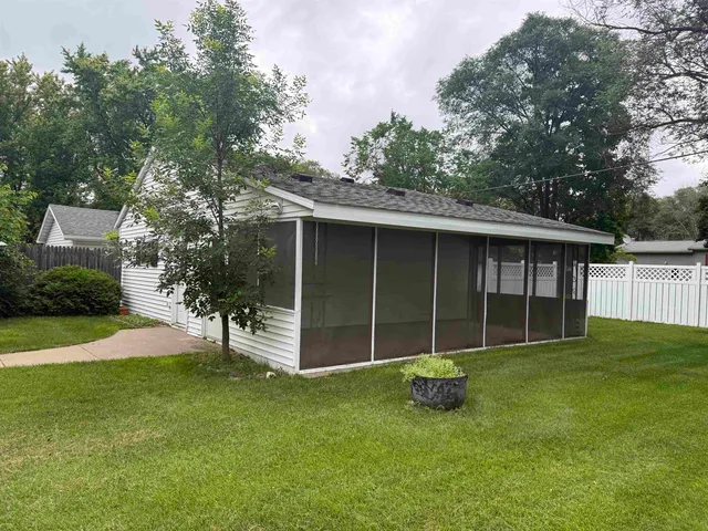$235,000 | 109 South 1st Street, Avoca, WI 53506