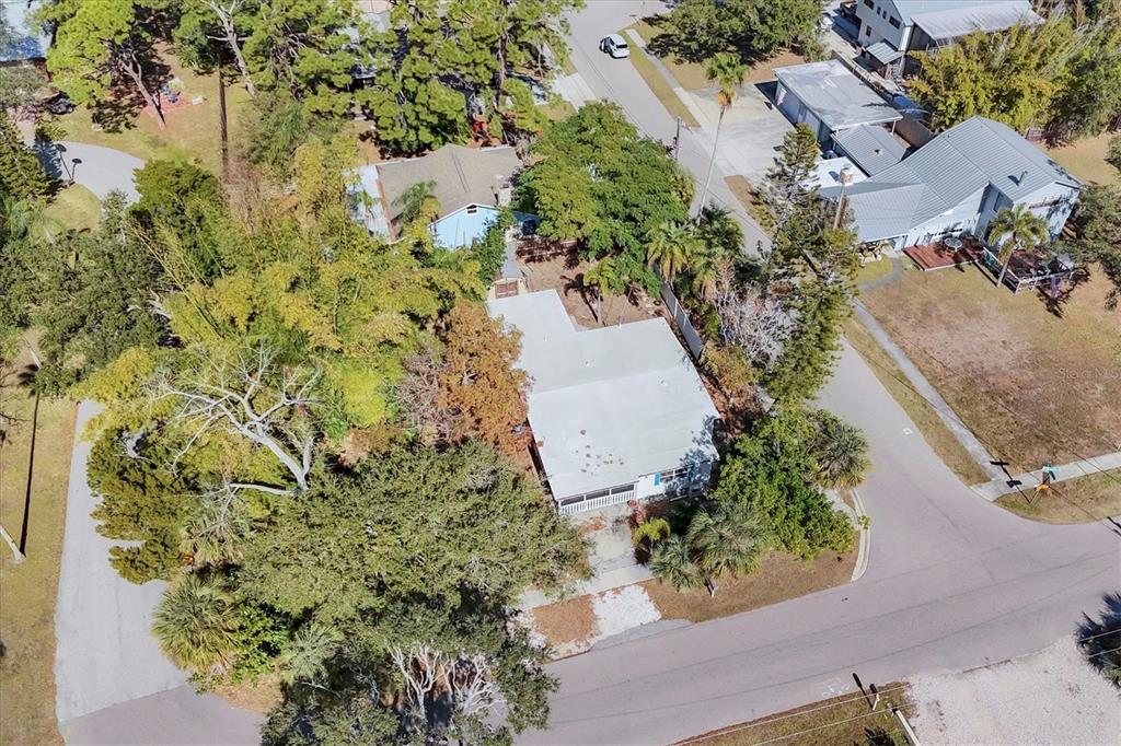 2551 Wilkinson Road Sarasota, FL 34231 - Photo 11 of 70 Gallery Image 11