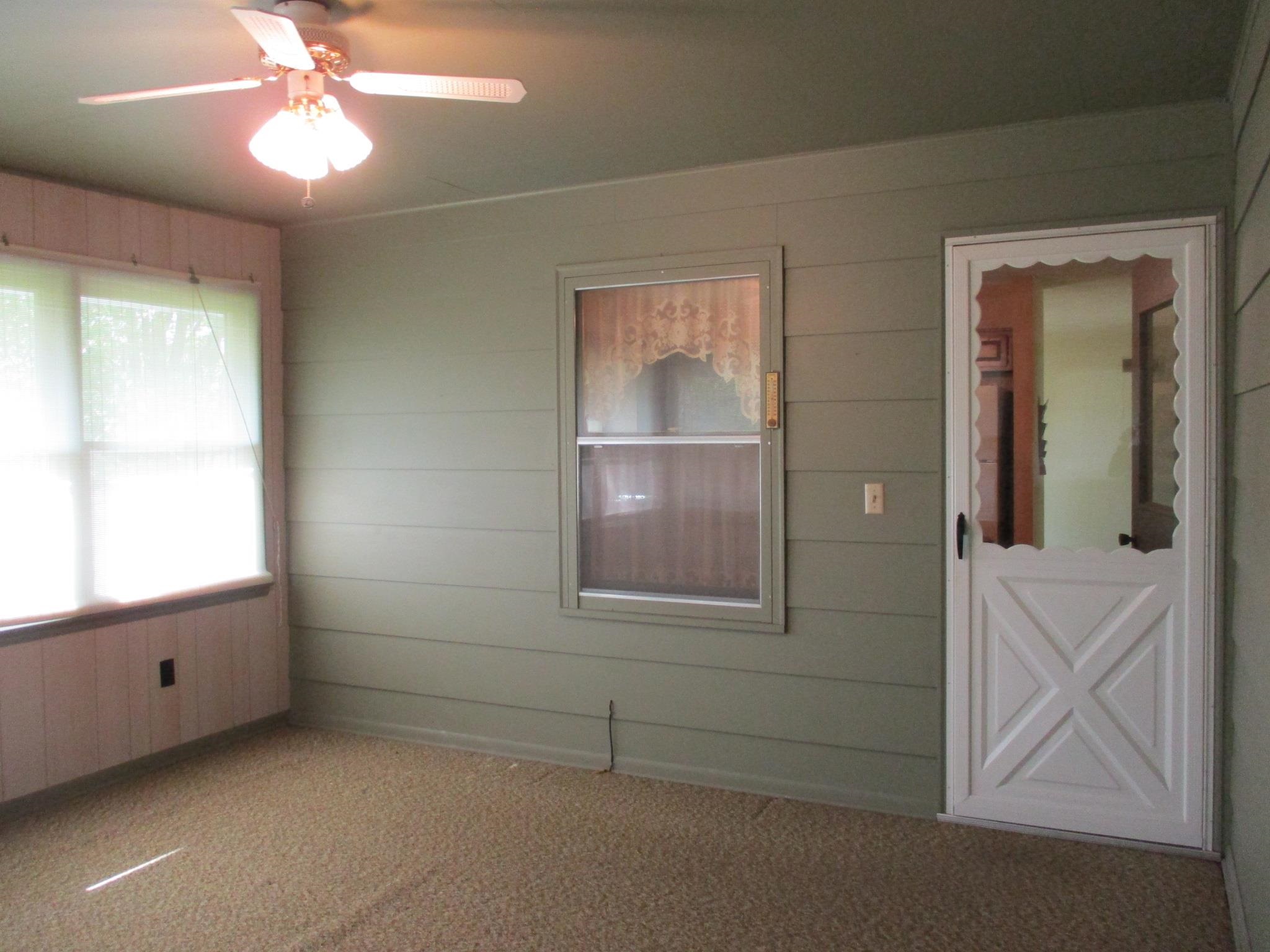 1856 North Ridge Drive Freeport, IL 61032 - Photo 13 of 24 Gallery Image 13