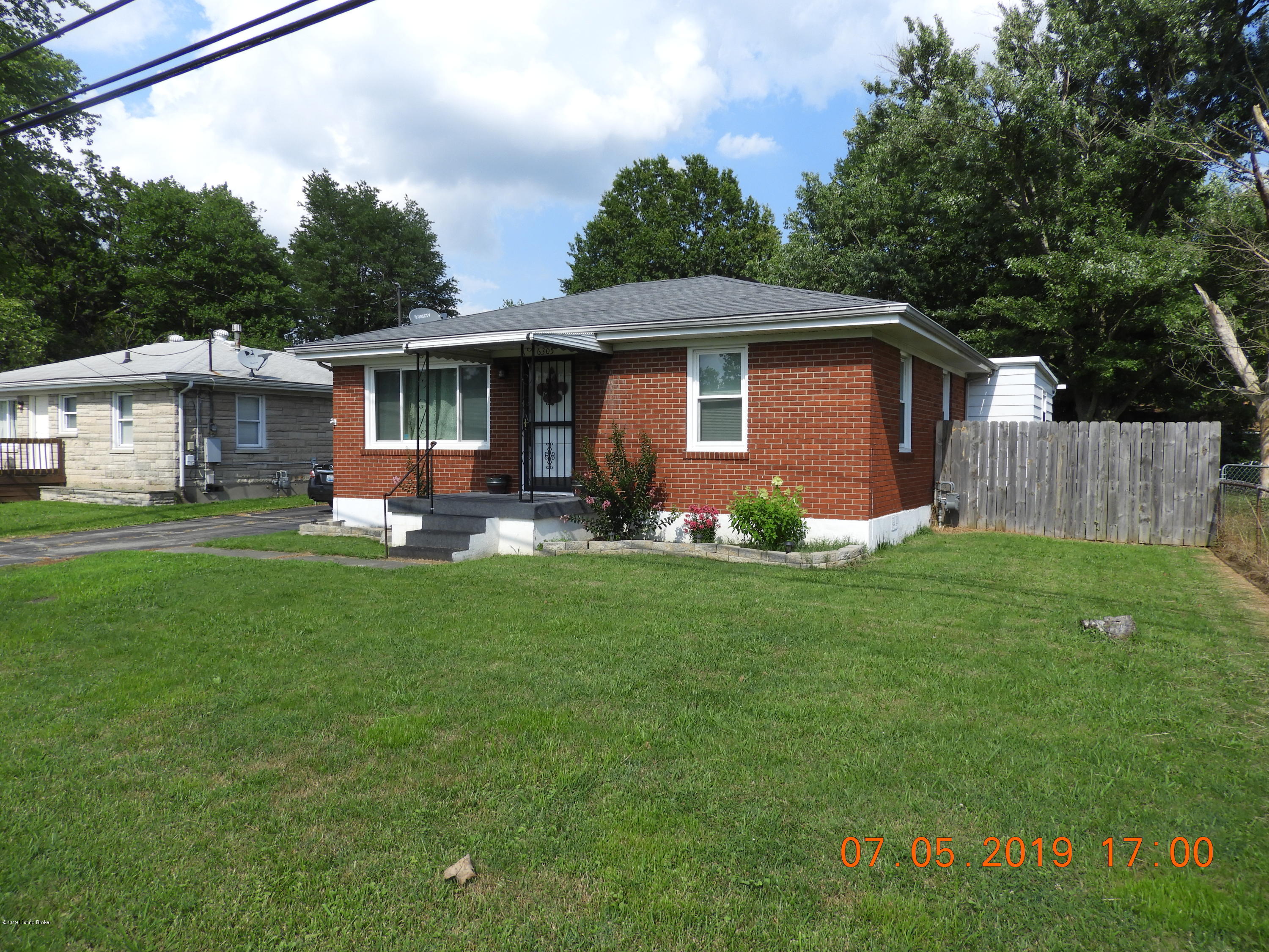 6305 Terry Road Louisville, KY 40258 - Photo 4 of 44 DSCN4129