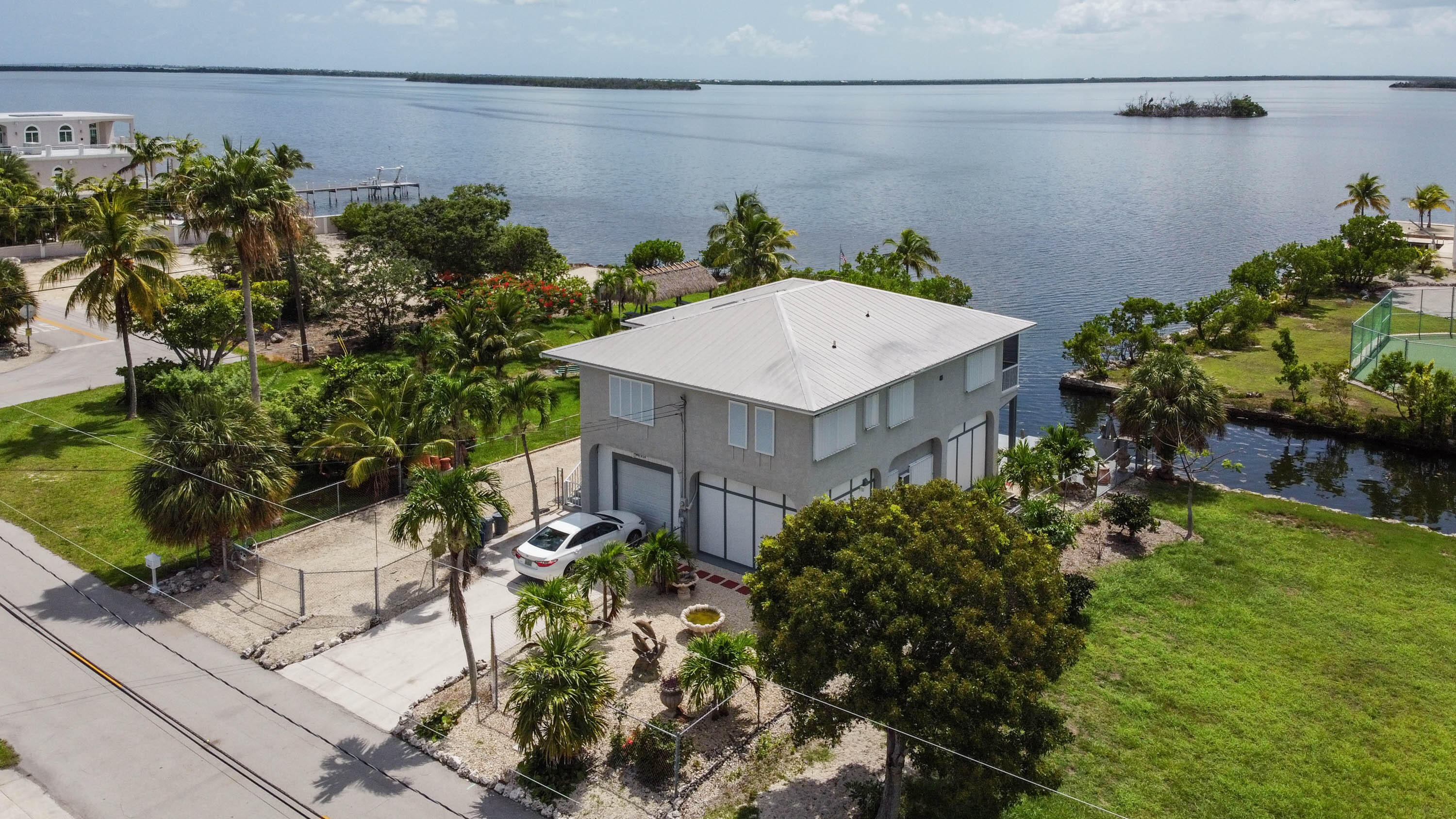 a picture of a table with chairs