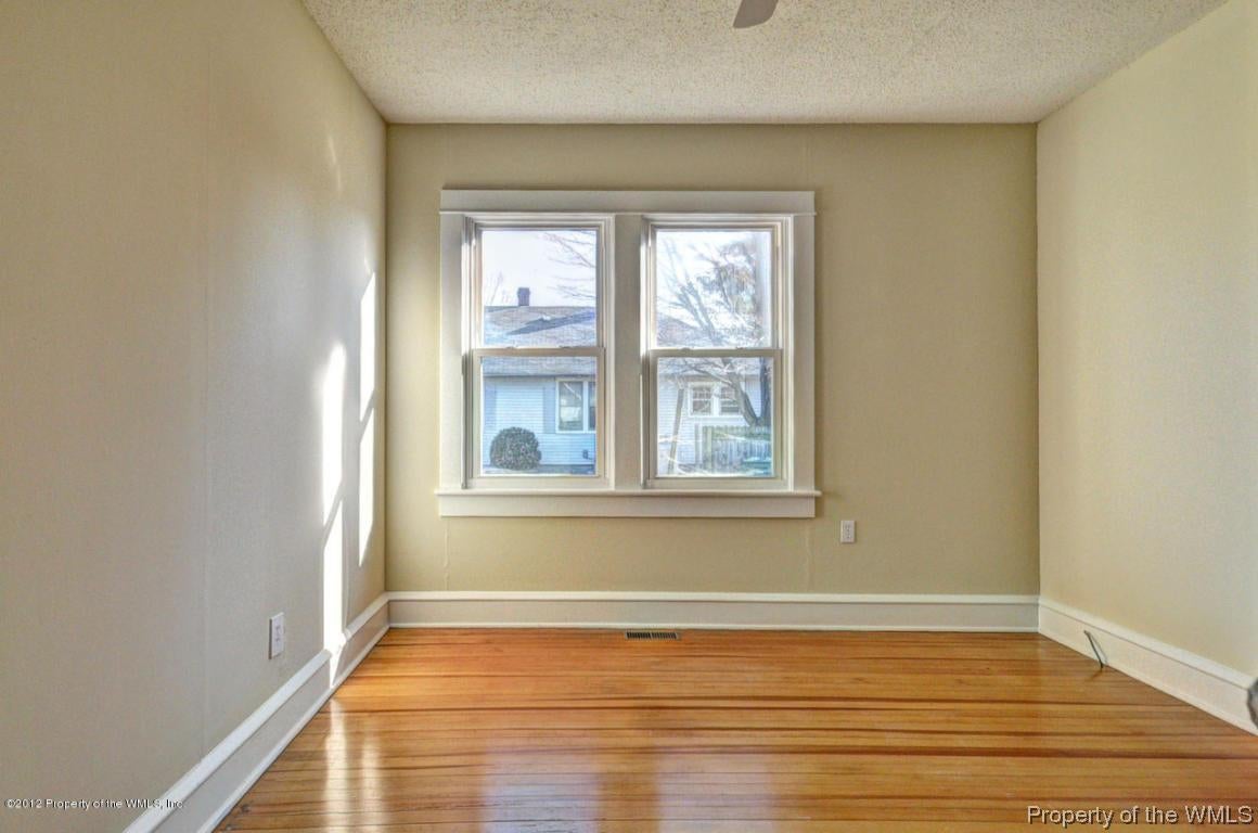 1601 Dandy Loop Road Yorktown, VA 23692 - Photo 11 of 38 Gallery Image 11
