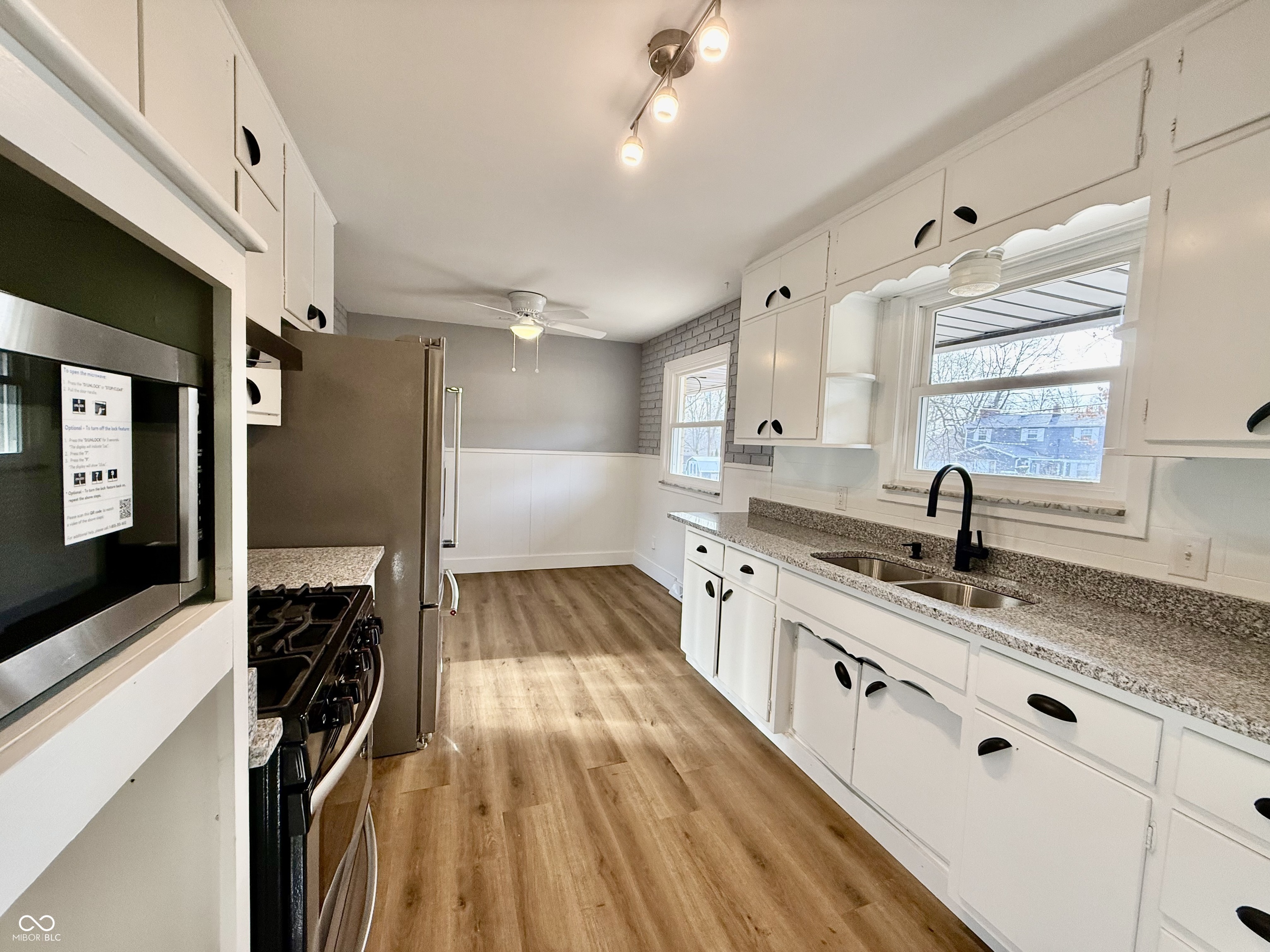 237 East Waterbury Road Indianapolis, IN 46227 - Photo 6 of 15