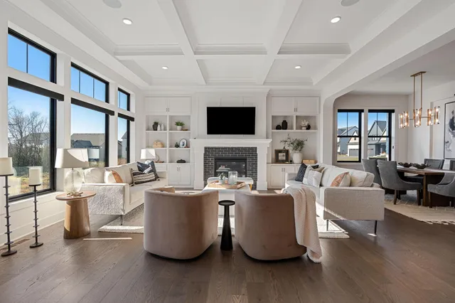 $2,000,000 | 1979 Leaping Deer Circle, Hamel, MN 55340