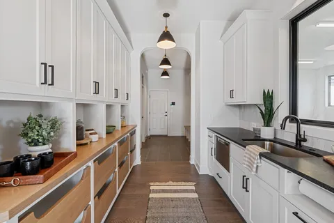 $2,000,000 | 1979 Leaping Deer Circle, Hamel, MN 55340