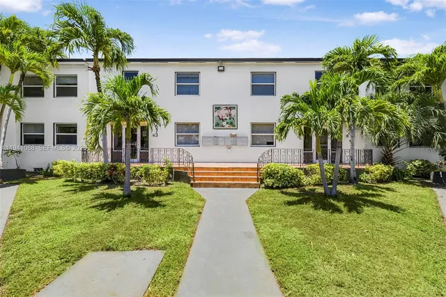 $1,990 | 575 Northeast 82nd Street, Unit 10, Miami, FL 33138