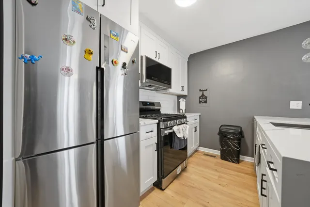 $300,000 | 16 Forest Lane, Cary, IL 60013