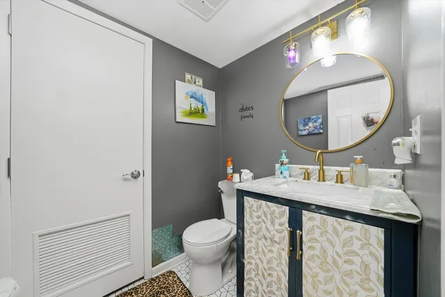 $300,000 | 16 Forest Lane, Cary, IL 60013