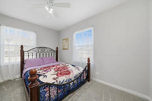 $300,000 | 16 Forest Lane, Cary, IL 60013