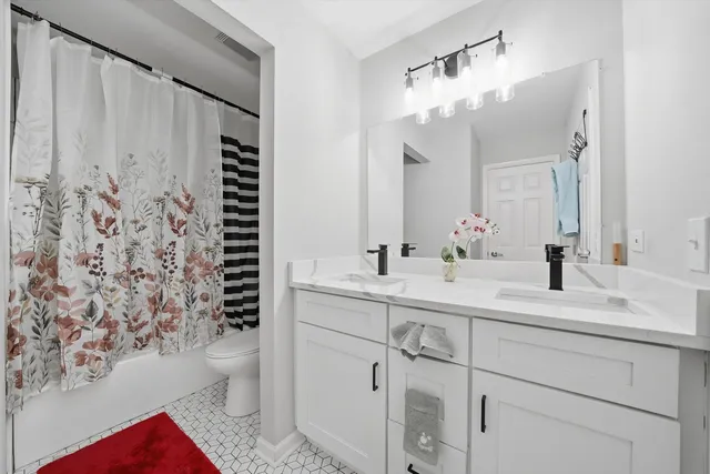 $300,000 | 16 Forest Lane, Cary, IL 60013