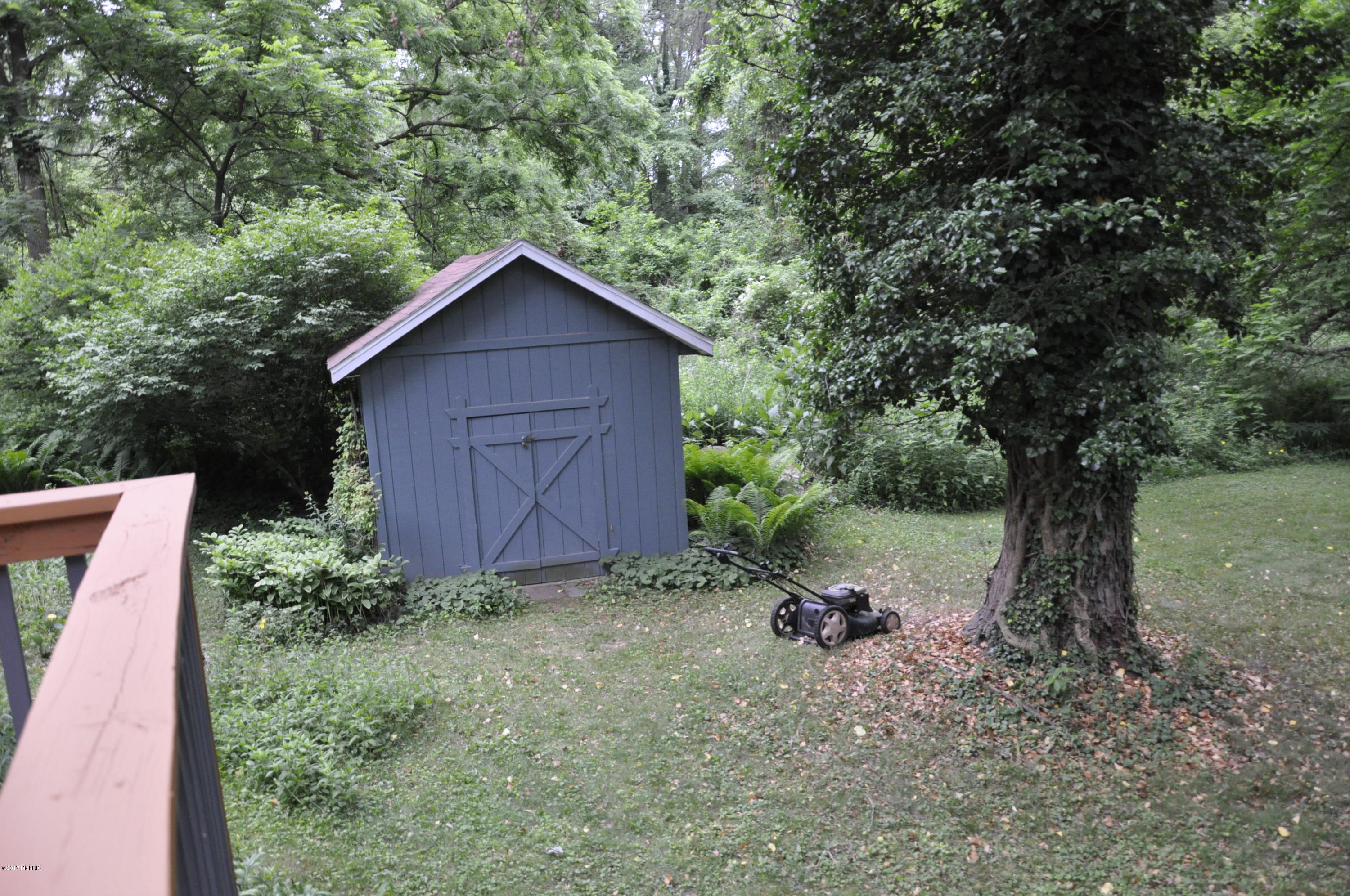 978 Vineland Road St. Joseph, MI 49085 - Photo 4 of 24 Shed