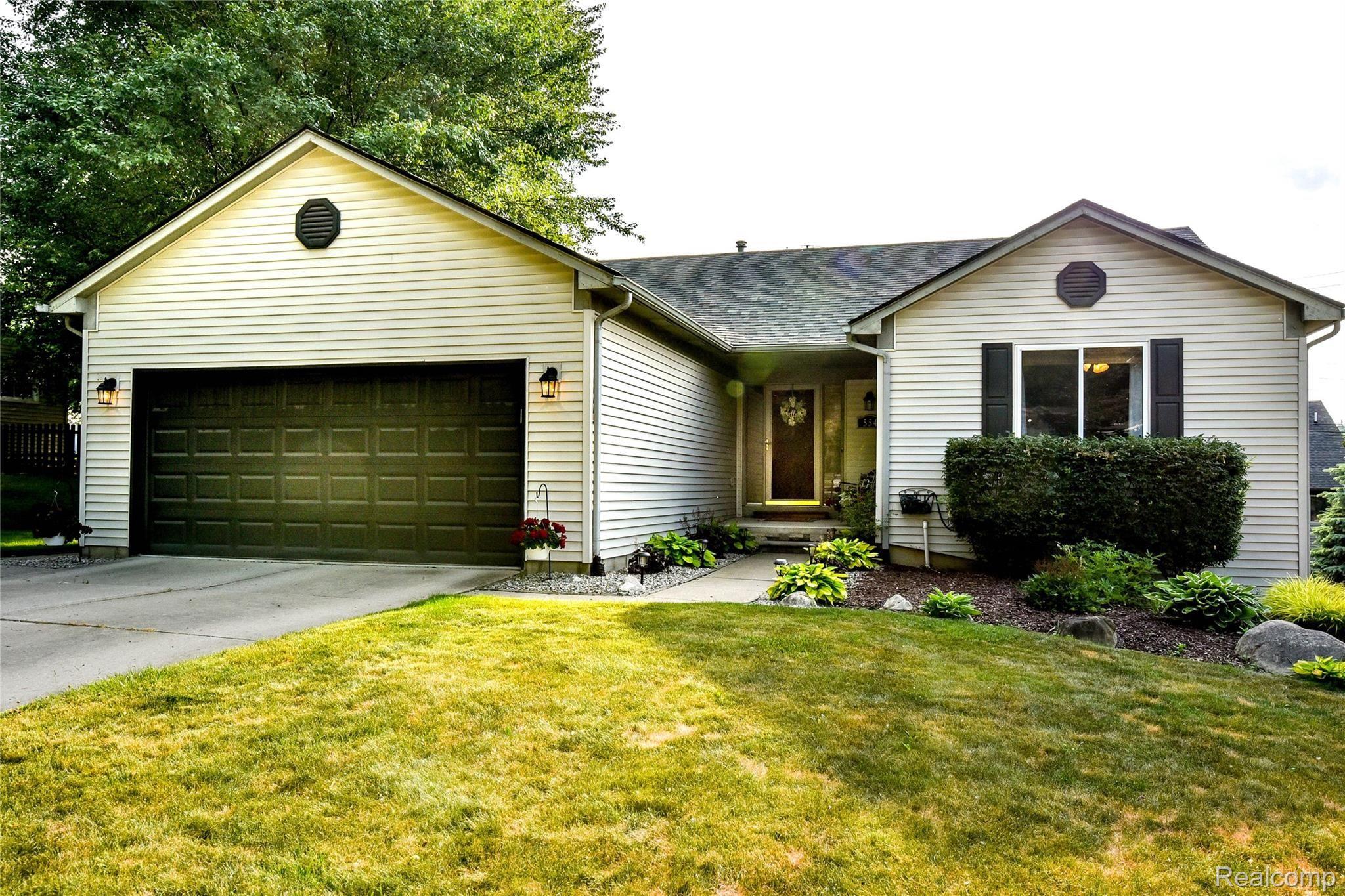 554 Curzon Road Rochester, MI 48307 - Photo 1 of 35 Front